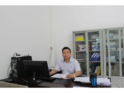 Production deputy general manager luo yongfeng 